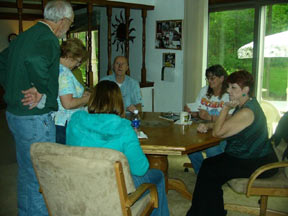 Table Talk John, Marylynn, Ken, Sue, Glo and Mattie (back to camera)
